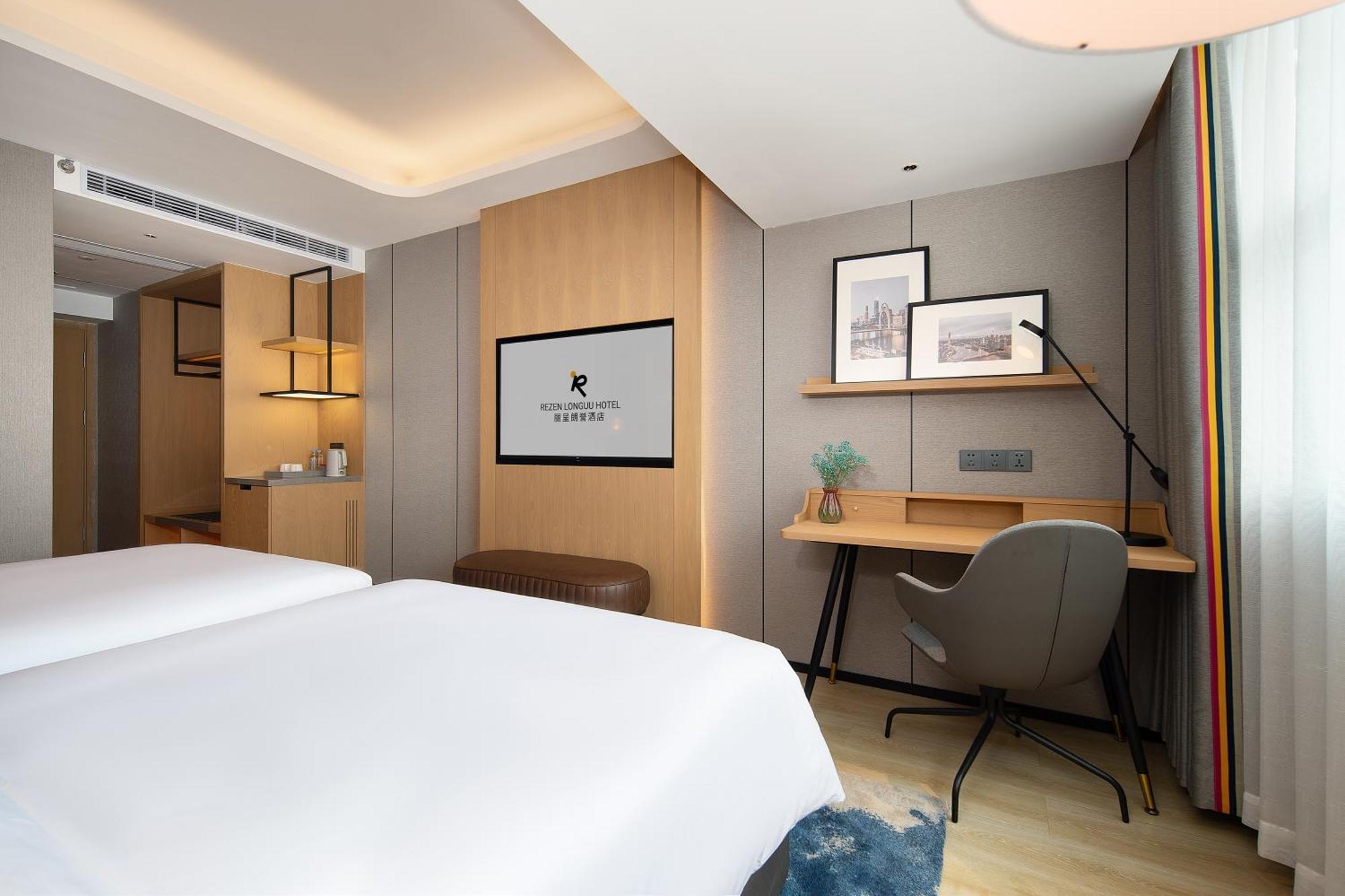 Langham Honor International Hotel Canton Fair Complex Branch - Free Shuttle To Canton Fair Complex During Canton Fair Period & Free Mini Bar Exterior photo