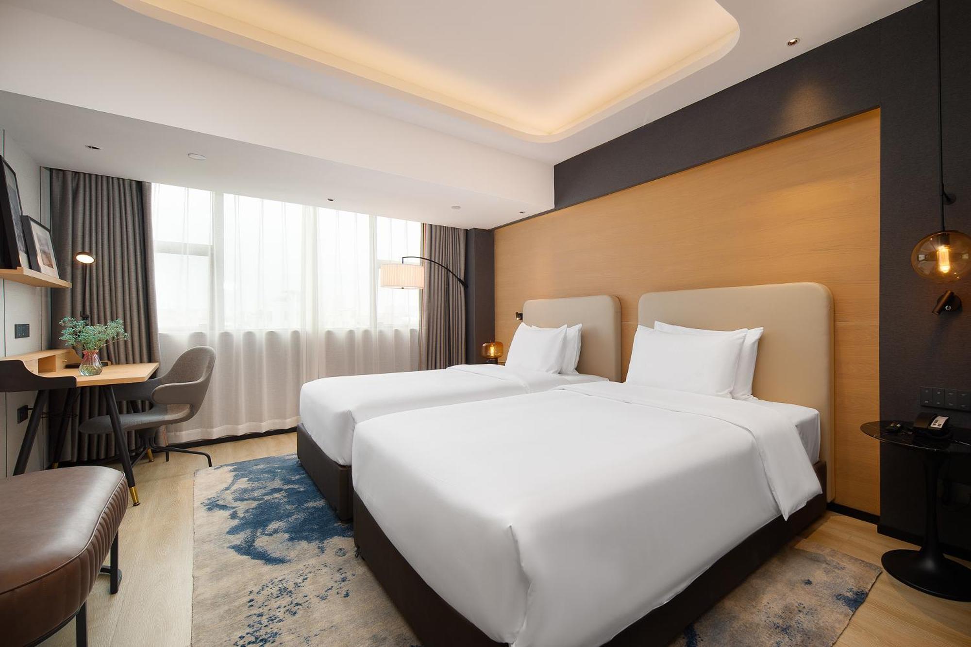 Langham Honor International Hotel Canton Fair Complex Branch - Free Shuttle To Canton Fair Complex During Canton Fair Period & Free Mini Bar Exterior photo